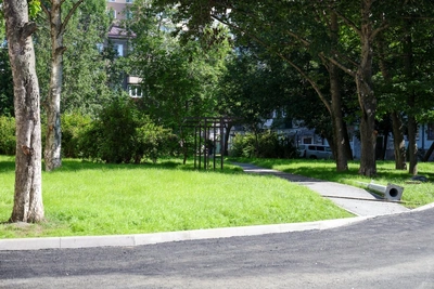 В Южно-Сахалинске заканчивают капремонт дворов по улице Пограничной