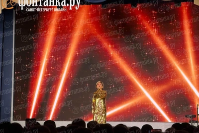 «Сколько же народа не вернуть назад»: Буланова на юбилее СК