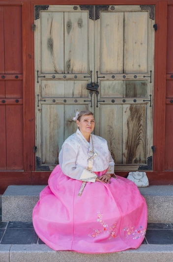 Во дворце Кенбоккун для Ирины устроили фотосессию в ханбоке  | Источник: Ольга Лян