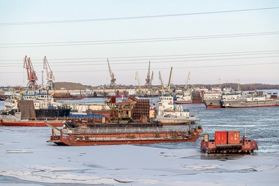 Жатайская судоверфь в Якутии: суда и металлические мосты