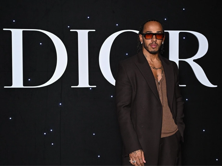 Льюис Хэмилтон на показе Dior, 2024 год 