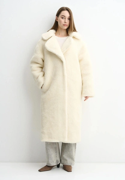 Теплые, уютные, твои: 17 лучших шуб этой зимы