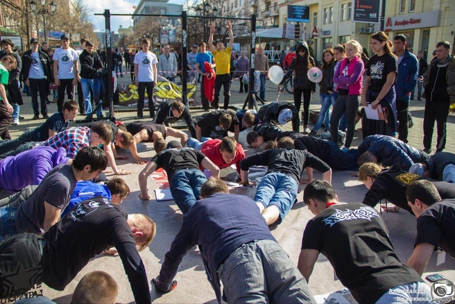 9 мая 2013 г. Организация фестиваля спорта и искусства «СПОРТОГРАД&nbsp;— 2013» совместно с Федерацией стритбола Челябинской области | Источник: Workout Челябинск