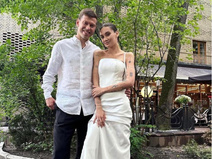 Федор Смолов женился на блогере Карине Истоминой