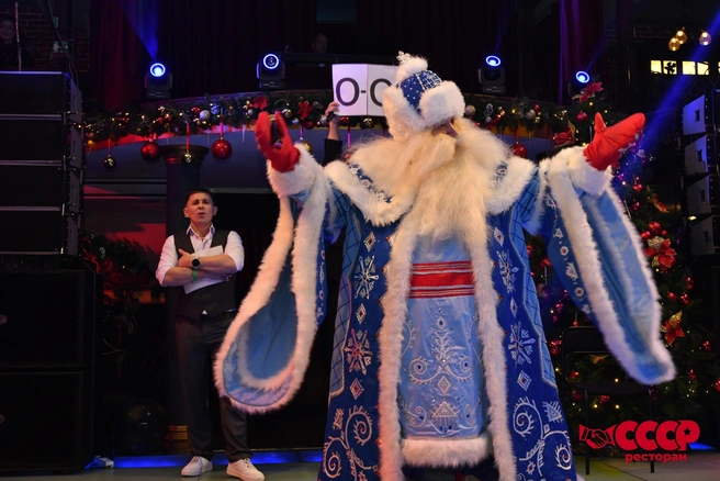 В ресторане Новый год встречают весь декабрь, но и в новогоднюю ночь работают | Источник: Танцевальный ресторан «СССР» / VK.com
