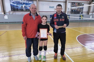 Соревнования по волейболу среди девушек