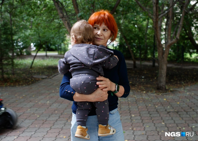 Оксана от повышения цен не в восторге, но полагает, что она с поддержкой детей со всем справится | Источник: Андрей Бортко / NGS.ru