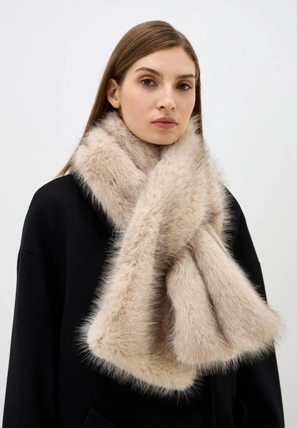 Как стилизовать самые акцентные вещи сезона: леопардовые шубы, укороченные перчатки и меховые аксессуары