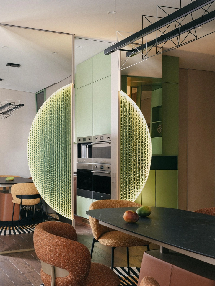 Гипсовое панно, Deco Line. Зеркальная композиция выполнена по эскизам дизайнера, Teak Glass.  | Источник: Анастасия Кобелева 