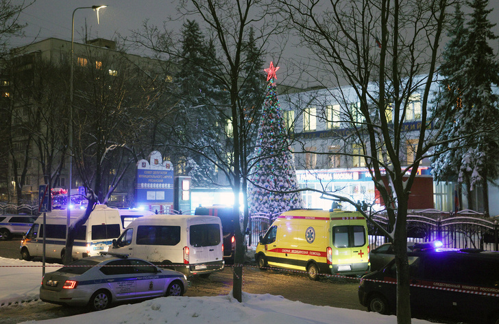 СК опровергает смерть 10-летней девочки, которую ранили при стрельбе в московском МФЦ