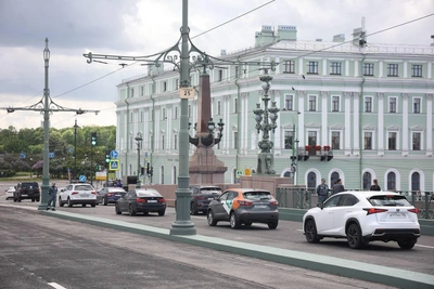 Троицкий мост в Петербурге: снова ремонт и перекрытия