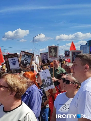 Настроение у людей светлое и праздничное | Источник: Ксения Власова / «ИрСити»