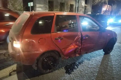 В Оренбурге водитель Лады не уступила дорогу байкеру