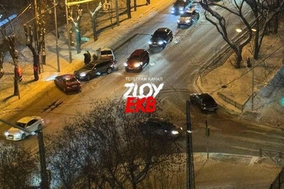 Ekaterinburg driver in billiard-style mass crash: video