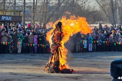Курган приглашает на Масленицу: надувные блины и сказки