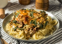 Сливочная паста с курицей и шпинатом — самый вкусный ужин для ваших близких