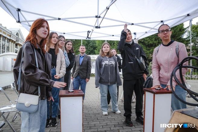 На фестивале можно было посоревноваться в квизе о кино | Источник: Арсений Чекмарев / «ИрСити»
