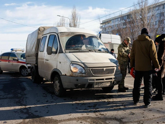 В ходе работы на месте ДТП присутствовали военнослужащие Росгвардии. | Источник: Алексей Волхонский / V1.RU