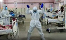 Танцуют все: в индийских ковидариях медики отплясывают вместе с пациентами на ИВЛ