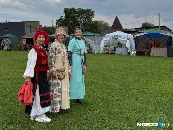 Особой атмосферы добавляли костюмы участников фестиваля | Источник: Полина Шевчукова / NGS22.RU