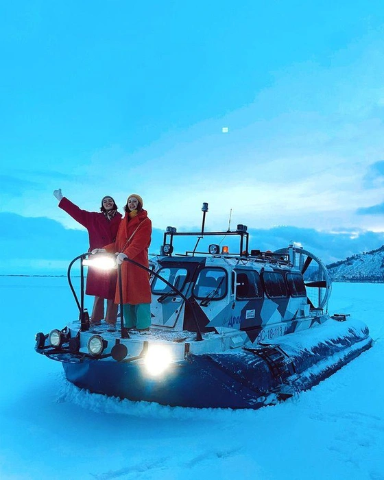 Наталия и Анжела любят путешествия | Источник: twinskovl / Instagram.com (деятельность запрещена на территории РФ)