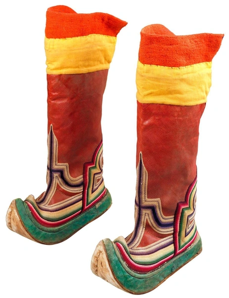 Пара сапог, начало ХХ века, Тибет | Источник: Minneapolis Institute of Art