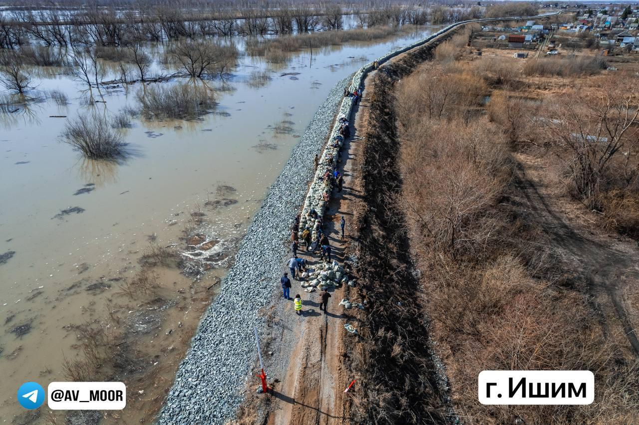 Уровень воды в реке Ишим в Тюменской области подошел к 10 метрам: побит  рекорд 2017 года - 20 апреля 2024 - 72.ру