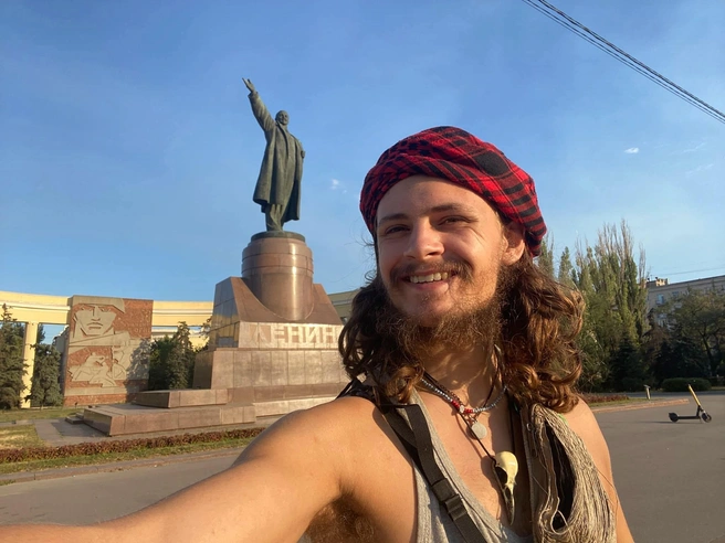 На одной из страниц мужчина выложил фото с площади Ленина в Волгограде | Источник: Майкл Александр Глосс / соцсети