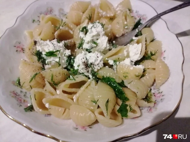 Добавка макарон еще будет. Творог, увы, весь | Источник: Дарья Милославская