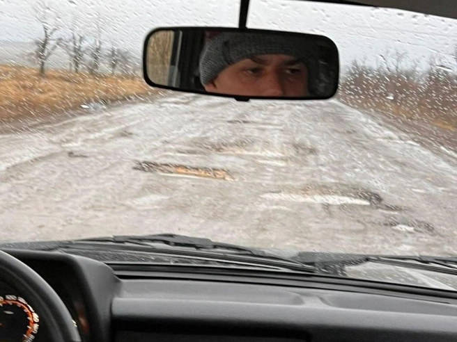 С просьбой сделать дорогу водители выступили коллективно | Источник: читатели V1.RU