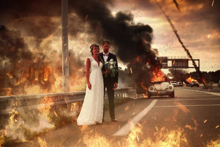 Молодожены, снявшиеся на фоне горящего автомобиля, стали героями зажигательных фотожаб