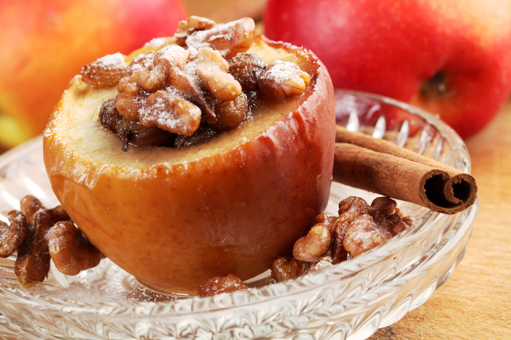 Райские яблоки: рецепт запеченных яблок с курагой, апельсином и медом