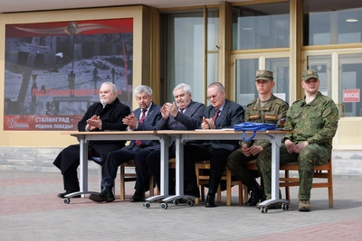 Внуки маршалов Победы оценили смотр кадетов в Волгограде