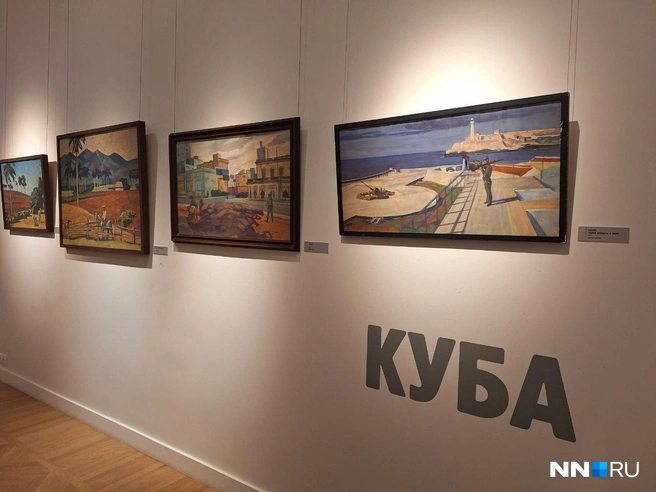 В Нижний привезли десятки картин художника Виктора Иванова | Источник: Валерия Коростелева / NN.RU