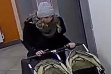 Девушка попыталась украсть коляску для двойни, но столкнулась с непреодолимыми препятствиями | Источник: preolive24 / Instagram.com