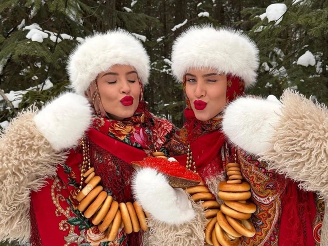Вера и Ксения Зянтерековы | Источник: twins_zyanters / Instagram.com*