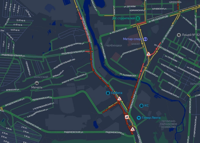 Затор растянулся на несколько километров  | Источник: Yandex.ru / maps