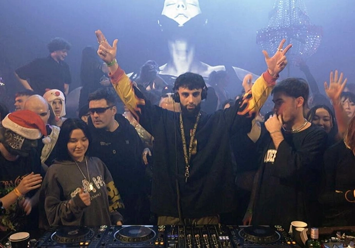 Отныне артист строит карьеру диджея и музыканта