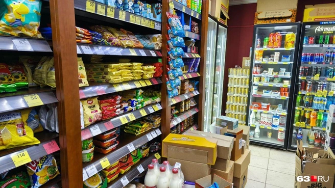 Товар разгружали прямо при нас | Источник: Илья Овсянников / 63.RU