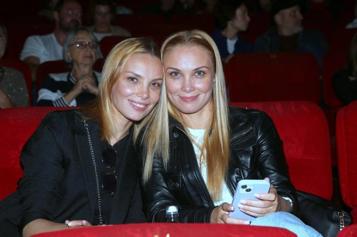 Ольга и Татьяна Арнтгольц появились на свет с разницей в 20 минут