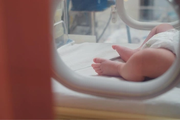 В роддоме Новокузнецка погибли девять младенцев: кто виноват и как быть родителям?