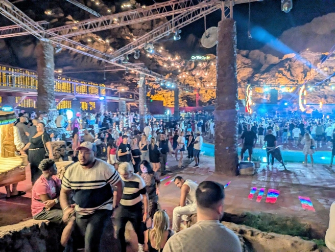 La Dolce Vita Desert Party (Дольче Вита в пустыне) выгляди так | Источник: Читатели SOCHI1.RU
