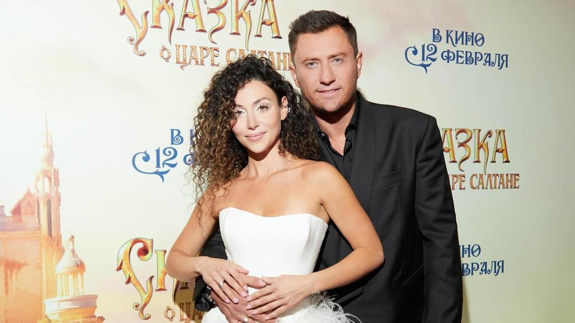 Зепюр Брутян&nbsp;&mdash; как лебедь белая, 9-летняя дочь Захаровой&nbsp;&mdash; впервые на красной дорожке: премьера &laquo;Сказка о царе Салтане&raquo;