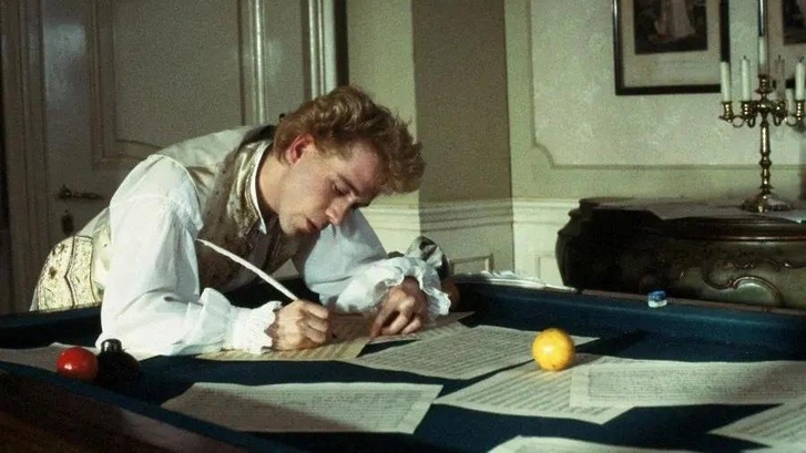 Кадр из фильма «Амадей» (1984) | Источник: «Кинопоиск»