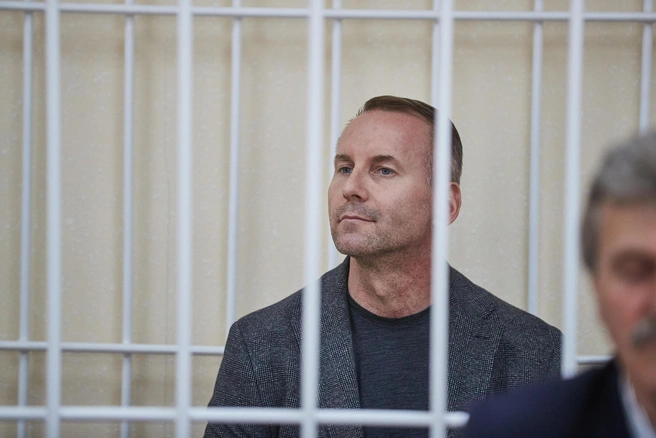 Александр Зырянов сегодня проходит обвиняемым по 5 уголовным делам о взяточничестве | Источник: Александр Ощепков / NGS.RU