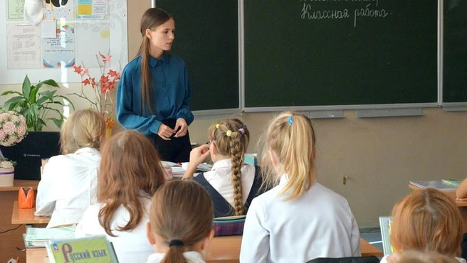 Учителя получают миллион рублей и дополнительные льготы по программе | Источник: пресс-центр Правительства Архангельской области