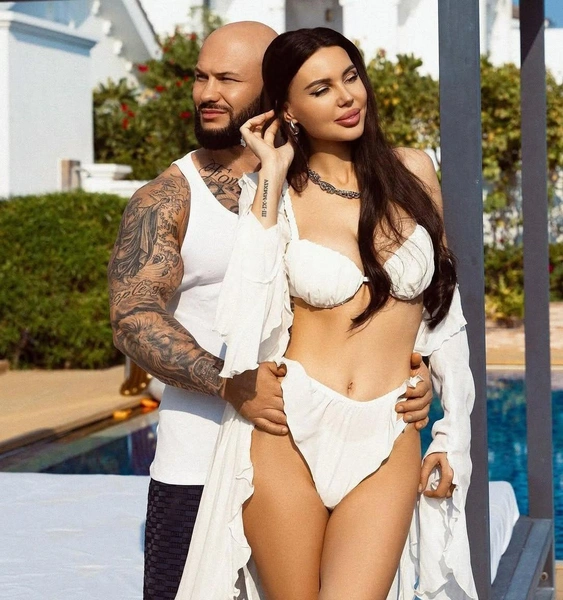 Оксана Самойлова и Джиган | Источник: соцсети