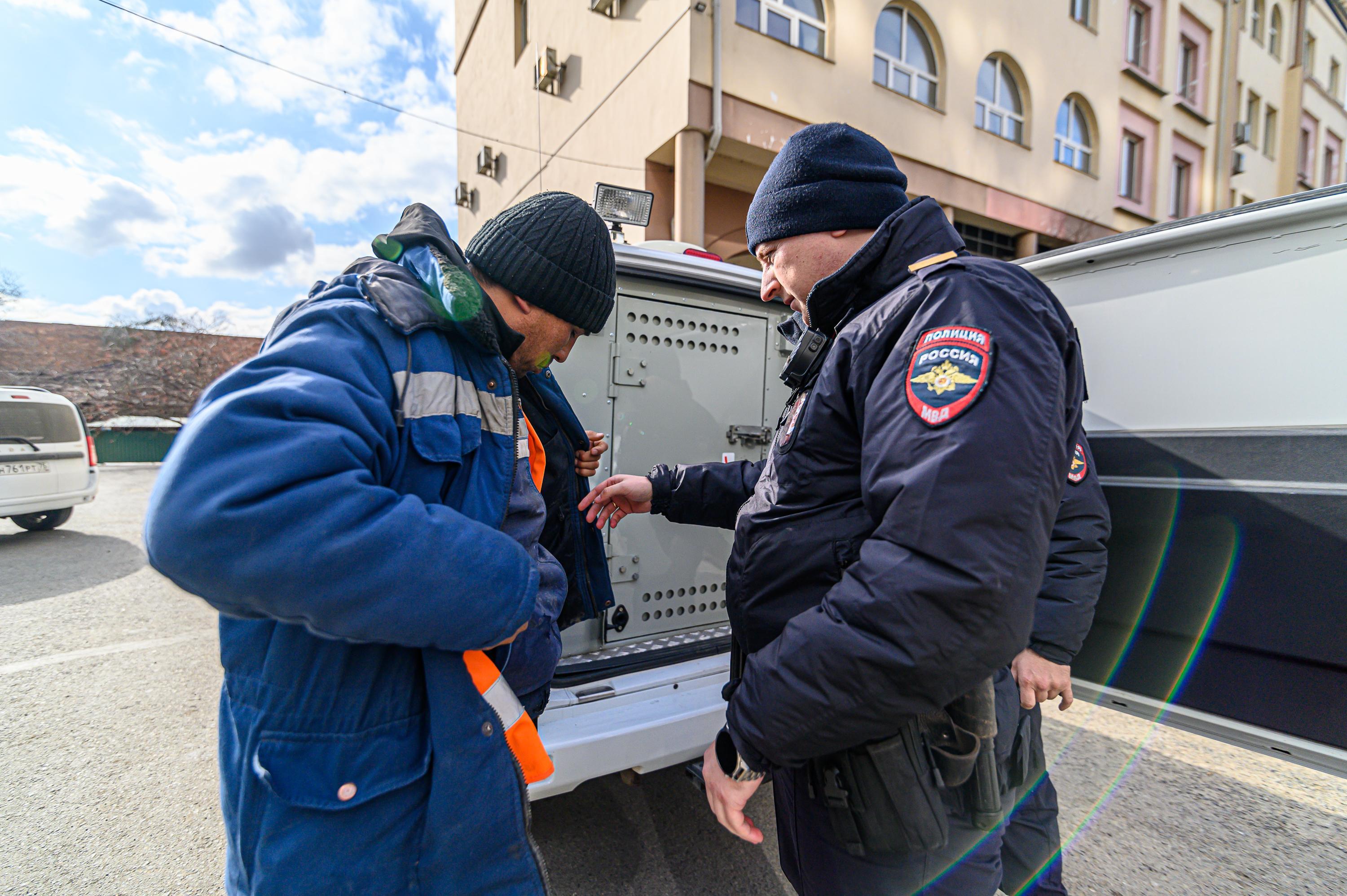 Только для местных: Кузбасс расширил список профессий, запрещённых для мигрантов