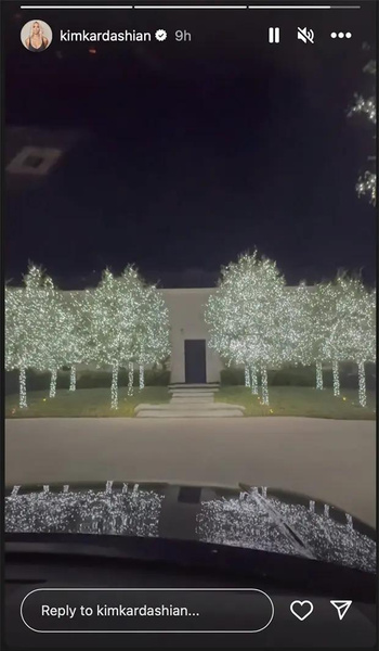 Как Ким Кардашьян украсила свой дом к Рождеству?