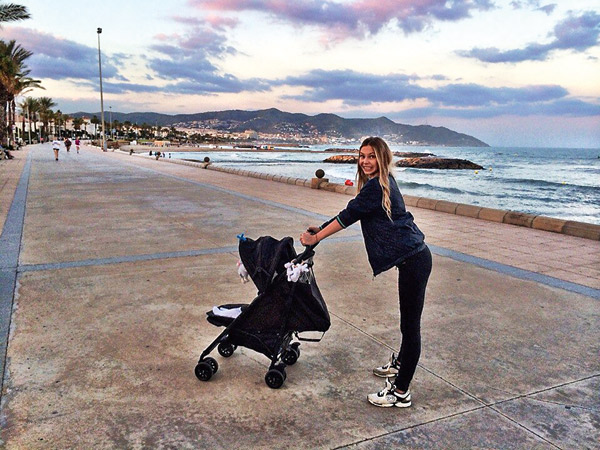 Сейчас Наталия с сыном отдыхает в Испании